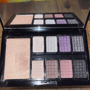 Doucce Freematic eyeshadow Pro Palette